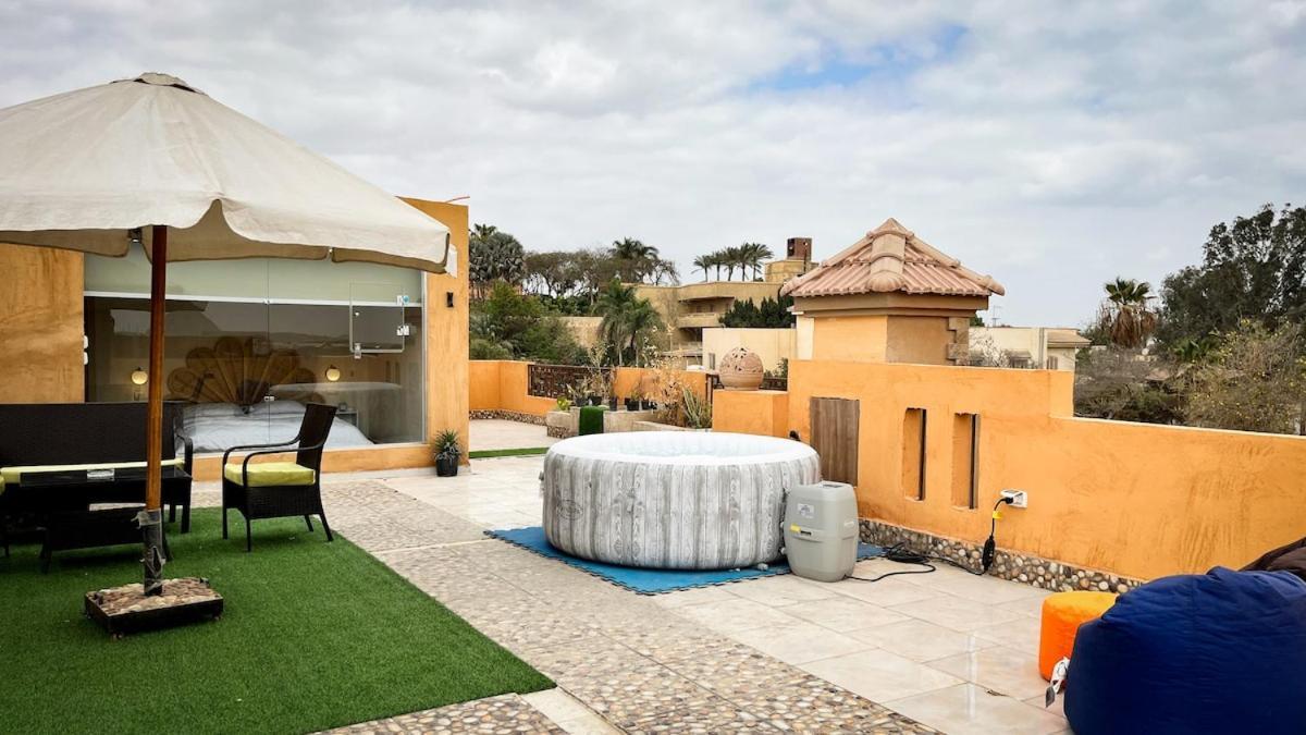 Boho Getaway With Pyramids View & Jacuzzi Apartment Giza Exterior photo